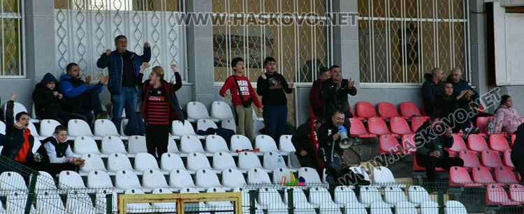 “Саяна Хасково” разби “Сокол” с 5:0. Публиката скандира: “Б група”