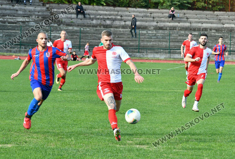 “Саяна Хасково” разби “Сокол” с 5:0. Публиката скандира: “Б група”