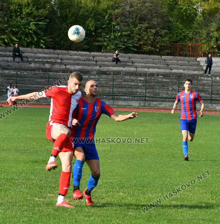 “Саяна Хасково” разби “Сокол” с 5:0. Публиката скандира: “Б група”