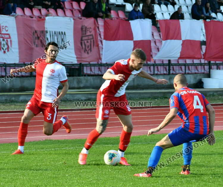 “Саяна Хасково” разби “Сокол” с 5:0. Публиката скандира: “Б група”