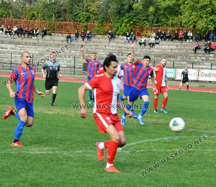 “Саяна Хасково” разби “Сокол” с 5:0. Публиката скандира: “Б група”