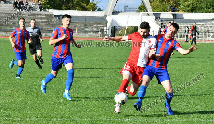 “Саяна Хасково” разби “Сокол” с 5:0. Публиката скандира: “Б група”