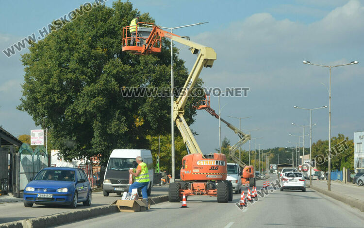 Монтират LED лампи в Хасково, подмяната започна от Кърджалийска