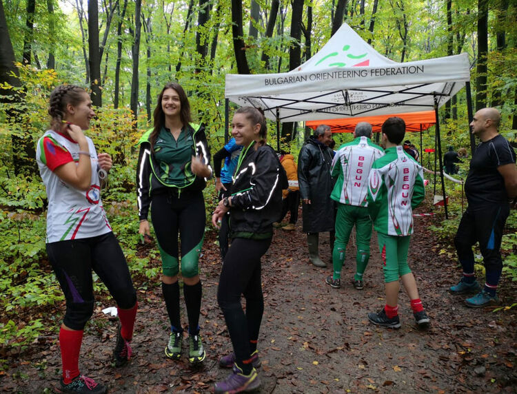 Даяна Попова стана шампионка в държавното на нощно ориентиране