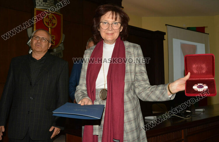 Д-р Александра Милева получи почетното отличи за Хасково в наградите "Лекар на годината"