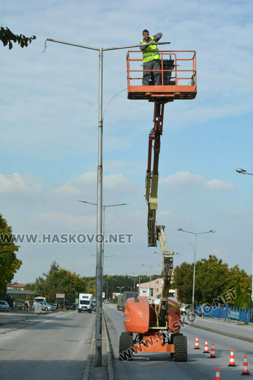 Монтират LED лампи в Хасково, подмяната започна от Кърджалийска