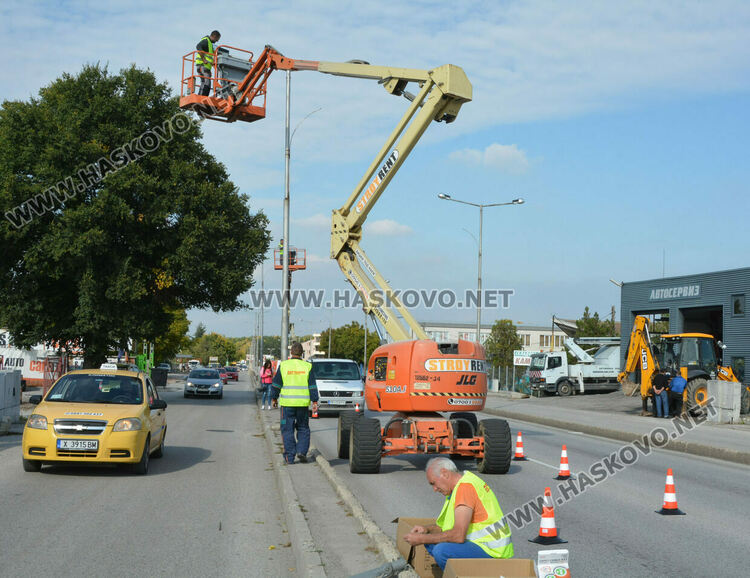 Монтират LED лампи в Хасково, подмяната започна от Кърджалийска
