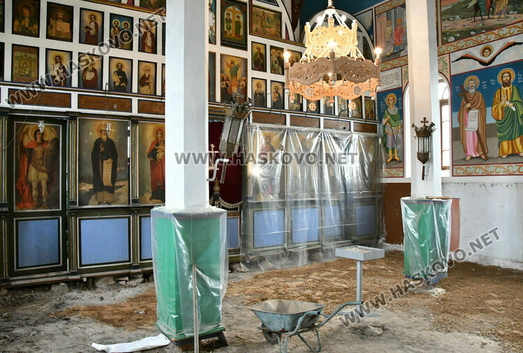 В Конуш събират средства за ремонта на църквата си, построена върху джамия преди близо 100 години