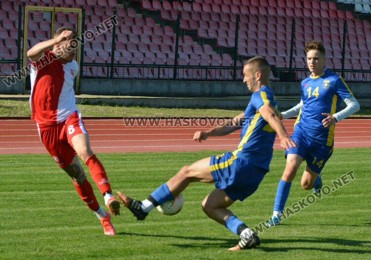 С 10 футболисти „Саяна Хасково“ обърна „Димитровград“