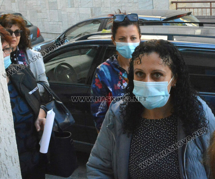 Наплив за ваксини и тестове в Хасково 