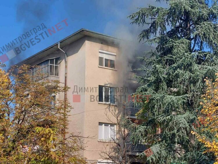 Съседи спасиха възрастна жена от пожар в дома й