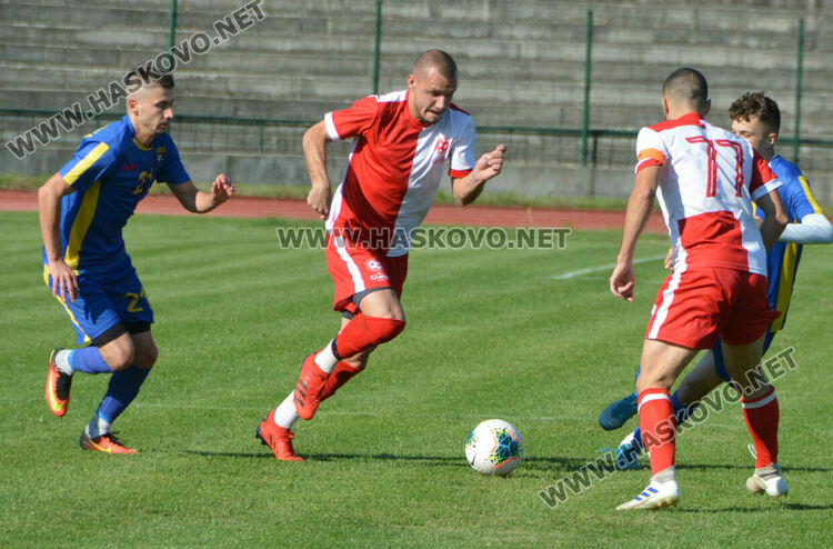 С 10 футболисти „Саяна Хасково“ обърна „Димитровград“