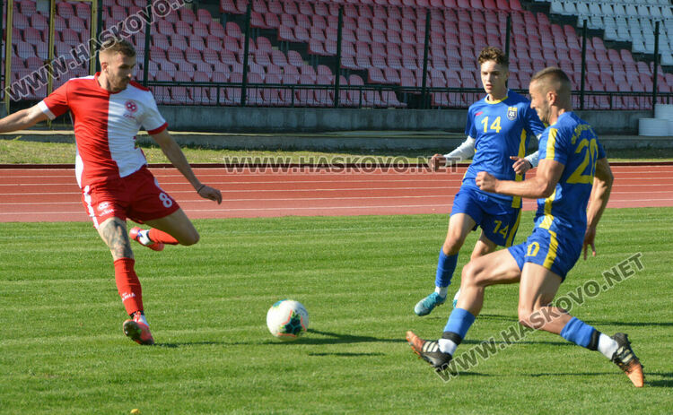 С 10 футболисти „Саяна Хасково“ обърна „Димитровград“
