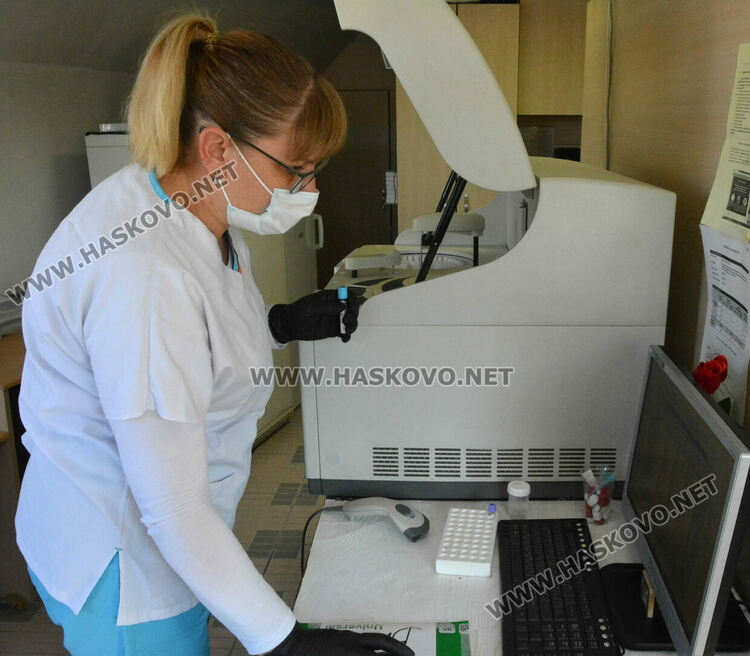 Наплив за ваксини и тестове в Хасково 