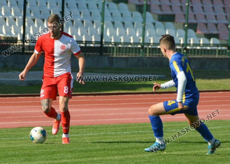 С 10 футболисти „Саяна Хасково“ обърна „Димитровград“