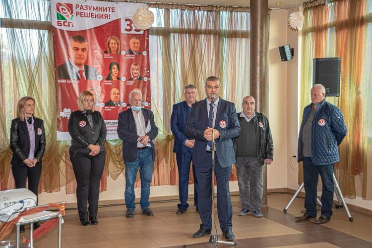 Eмил Хумчев: Имаме готови решения и специалисти, които веднага да поемат кормилото на властта, за да се излезе от кризата