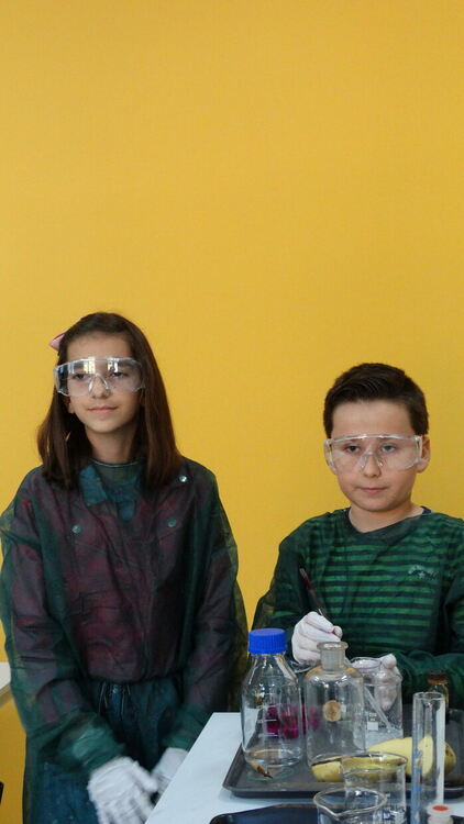 Нов кабинет-лаборатория по биология и химия откриха в ПМГ „Иван Вазов"