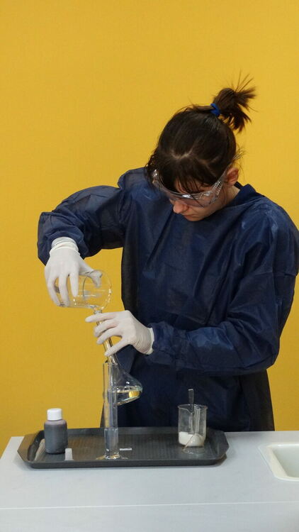 Нов кабинет-лаборатория по биология и химия откриха в ПМГ „Иван Вазов"