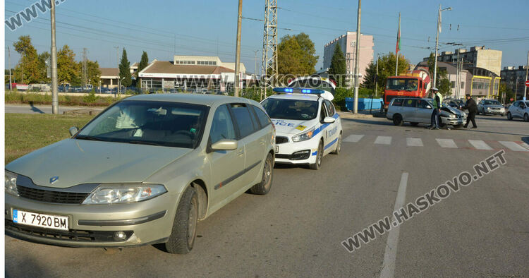 Рено и Сеат се разбиха на пътния възел в „Орфей“ 
