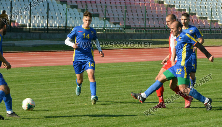 С 10 футболисти „Саяна Хасково“ обърна „Димитровград“