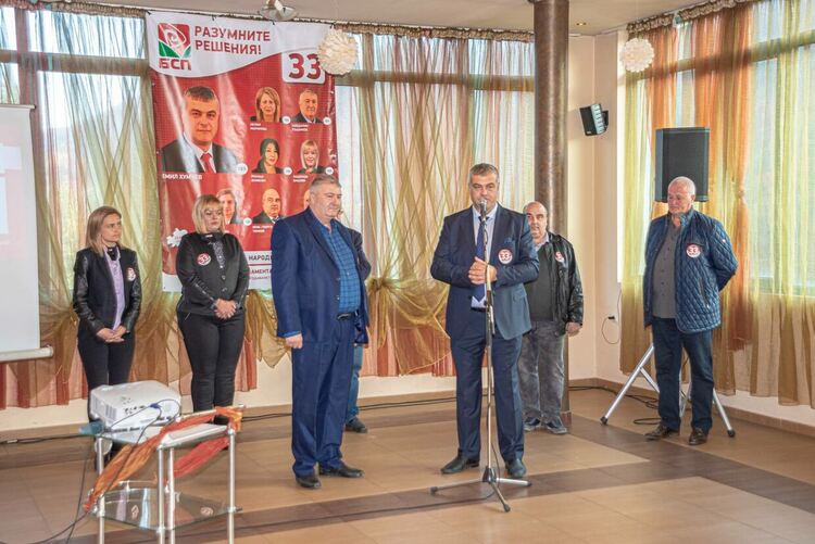 Eмил Хумчев: Имаме готови решения и специалисти, които веднага да поемат кормилото на властта, за да се излезе от кризата