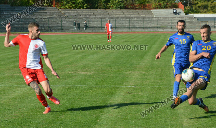 С 10 футболисти „Саяна Хасково“ обърна „Димитровград“