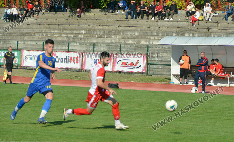 С 10 футболисти „Саяна Хасково“ обърна „Димитровград“