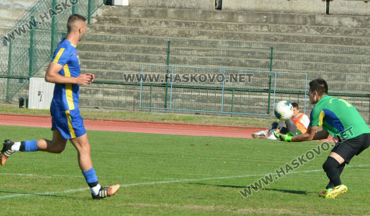 С 10 футболисти „Саяна Хасково“ обърна „Димитровград“