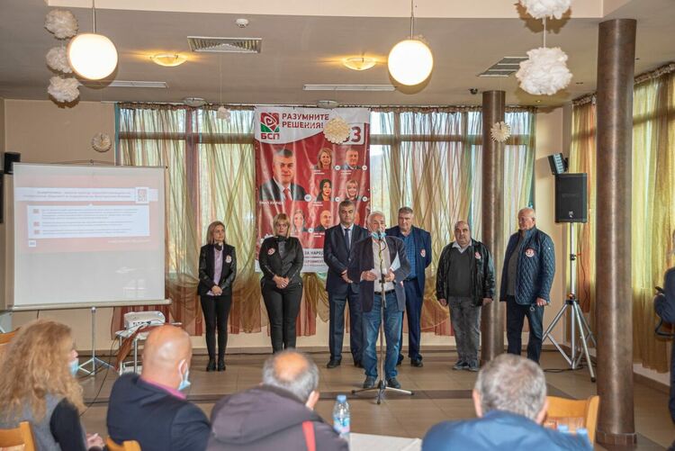 Eмил Хумчев: Имаме готови решения и специалисти, които веднага да поемат кормилото на властта, за да се излезе от кризата