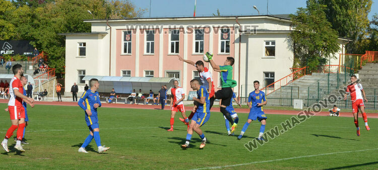 С 10 футболисти „Саяна Хасково“ обърна „Димитровград“