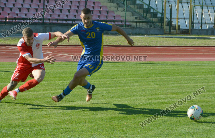 С 10 футболисти „Саяна Хасково“ обърна „Димитровград“