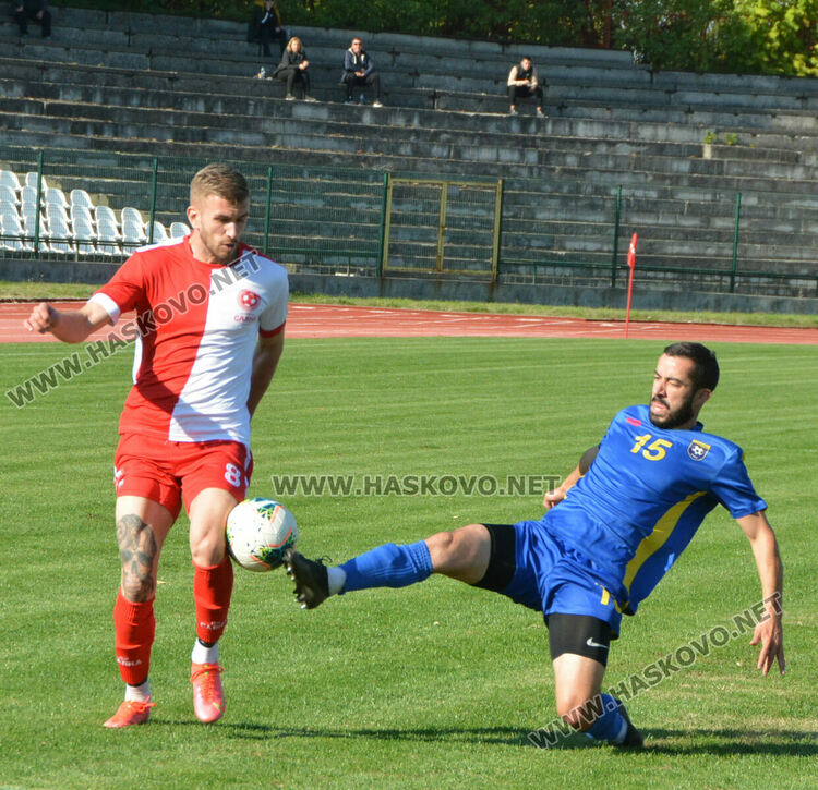С 10 футболисти „Саяна Хасково“ обърна „Димитровград“