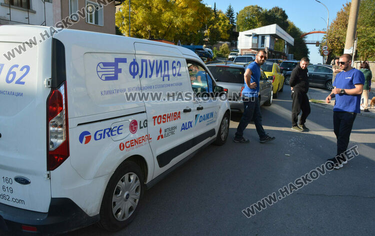 Верижна катастрофа затрудни движението по Кърджалийска