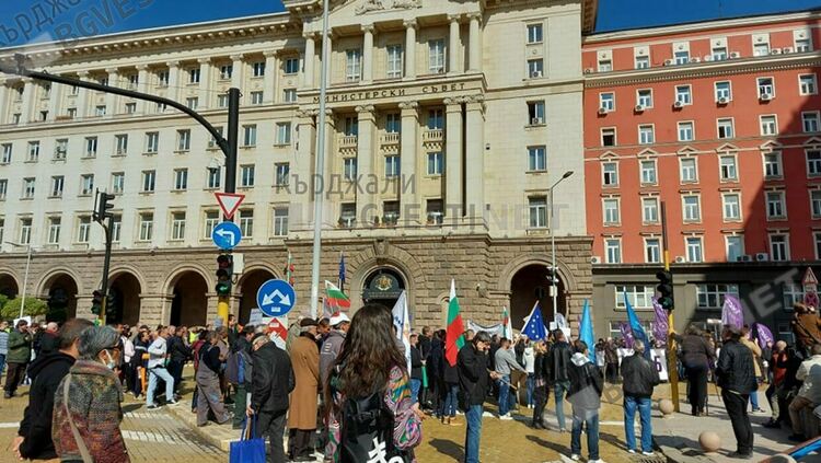 Ресторантьорите готови за протести, Кадир Мустафов отново ще координира действията им в Кърджалийско