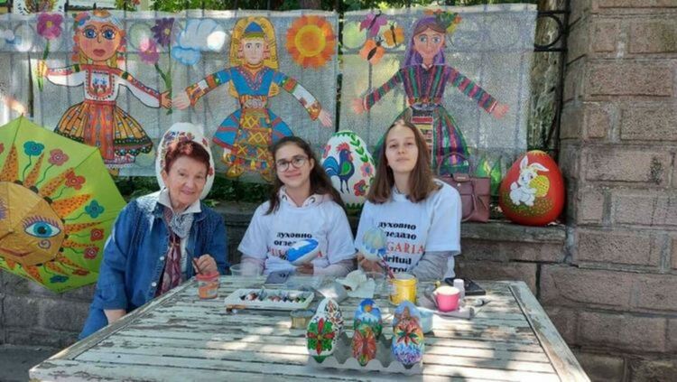 Успешен творчески сезон изпраща Студията за приложни изкуства, водена от Зорка Каразапрянова