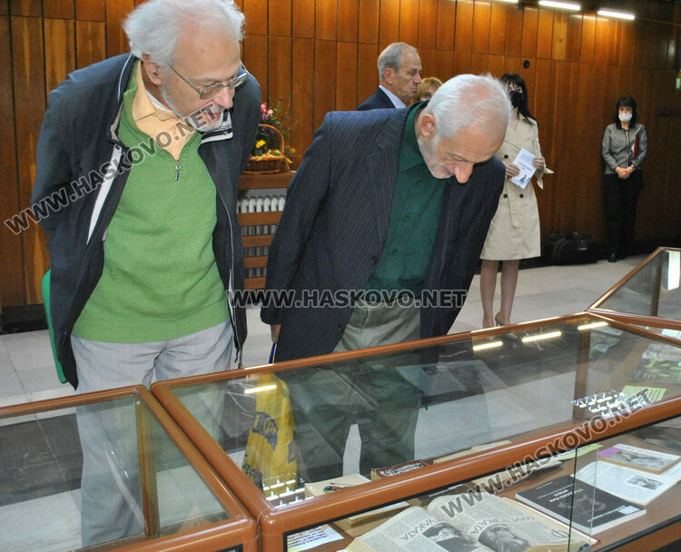 Представиха изложба за 120 г. от рождението на проф. Недялка Симеонова