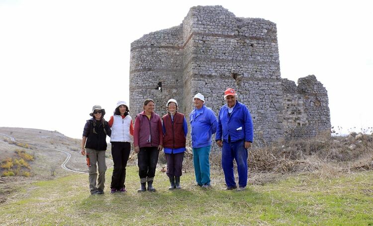 Продължават проучванията на Букелон