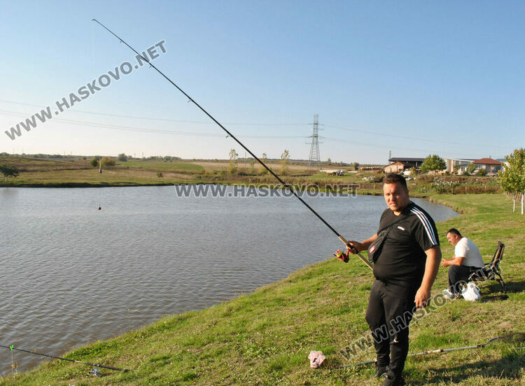 Пуснаха „златна рибка“ в язовир край Конуш