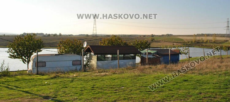 Пуснаха „златна рибка“ в язовир край Конуш