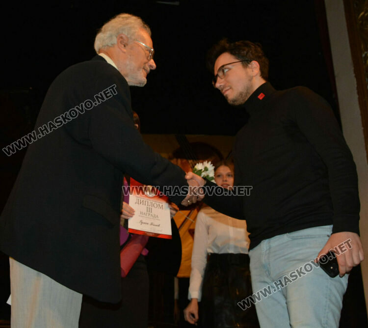 Лора Маркова е Лауреат на Международния конкурс за цигулари „Недялка Симеонова“