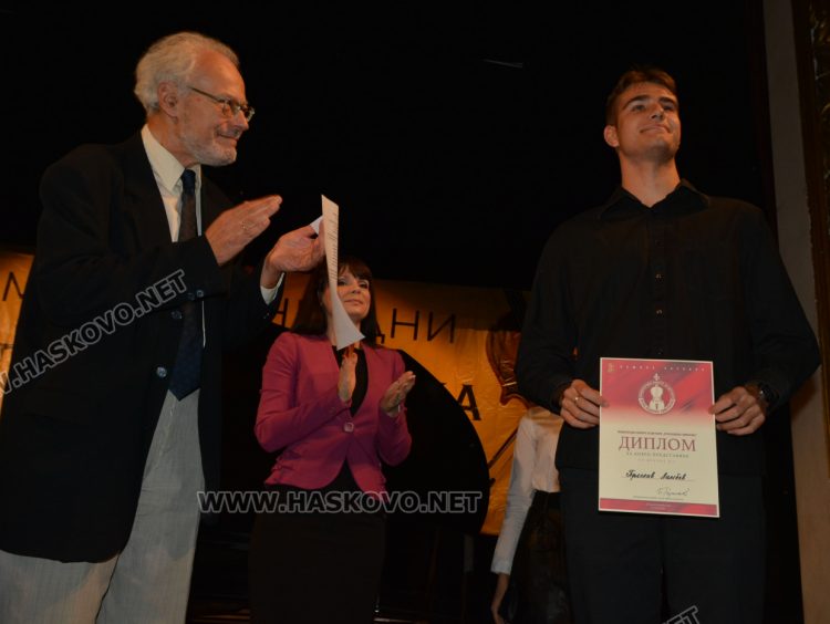 Лора Маркова е Лауреат на Международния конкурс за цигулари „Недялка Симеонова“