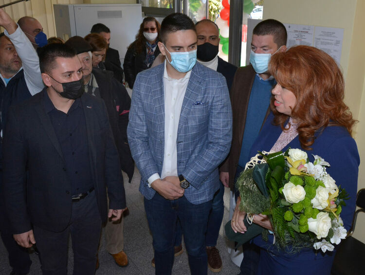 Илияна Йотова в Хасково: България има нужда от смели и силни хора