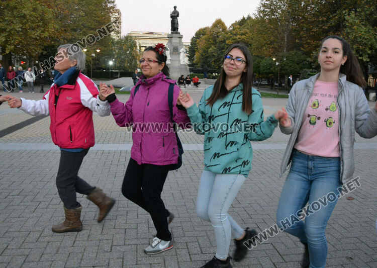 Протестен пикник в Хасково срещу „зелените сертификати“