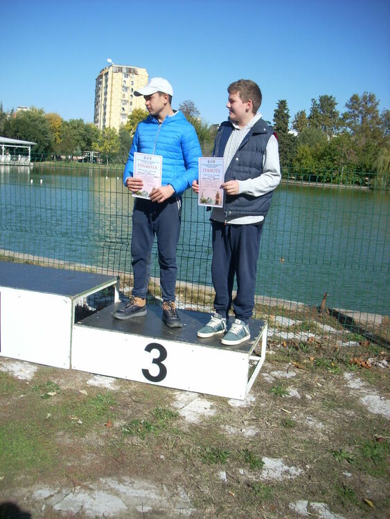 Медали за младежи от клуба по корабомоделизъм към ОП „Детски и младежки център“