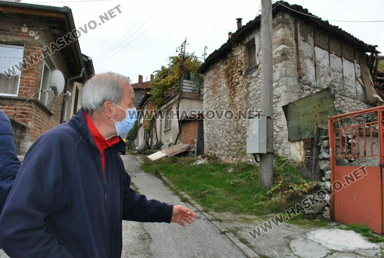 Хасковлии се притесняват от рухването на стара къща, общината издава заповед за премахване