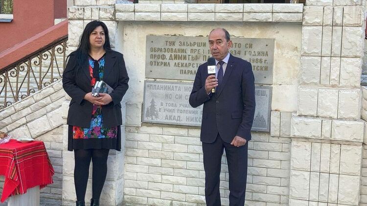 Стартираха честванията по повод 130-тата годишнина от откриването на сградата на ПГ "Свети Патриарх Евтимий"