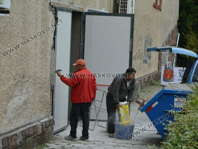  Зала Дружба с нови по-високи странични врати