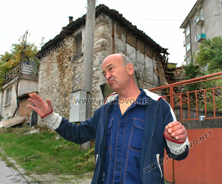 Хасковлии се притесняват от рухването на стара къща, общината издава заповед за премахване