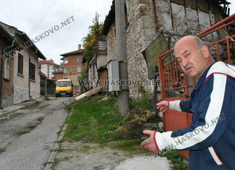 Хасковлии се притесняват от рухването на стара къща, общината издава заповед за премахване