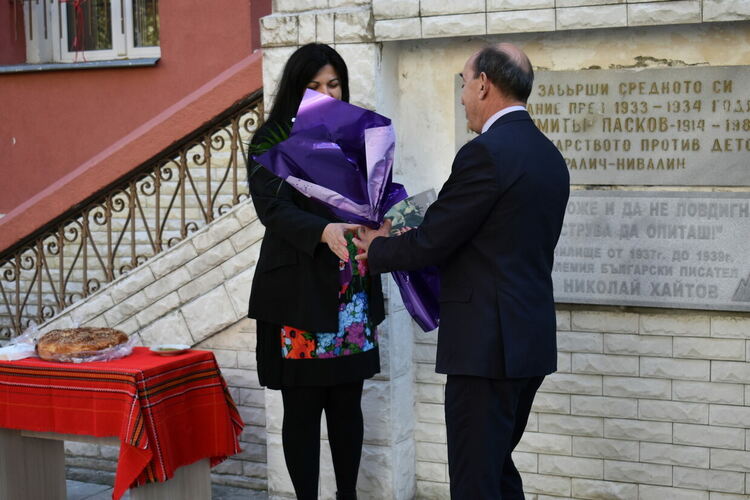 Стартираха честванията по повод 130-тата годишнина от откриването на сградата на ПГ "Свети Патриарх Евтимий"